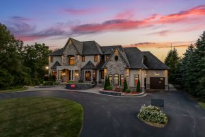 5-bedroom detached home for sale in Halton — 3122 Cedar Springs Road