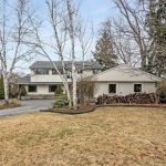 5-bedroom detached home for sale in Halton — 3122 Cedar Springs Road (Photo 3)