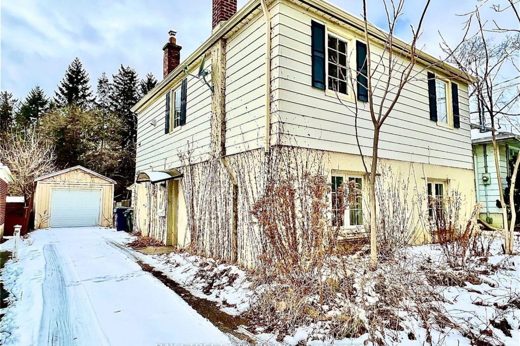 4-bedroom detached home for rent in Toronto — 316 Willowdale Avenue (Photo 1)