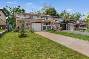 3-bedroom att/row/townhouse for sale in Barrie — 32 Chaucer Crescent