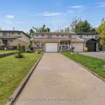 3-bedroom att/row/townhouse for sale in Barrie — 32 Chaucer Crescent (Photo 2)