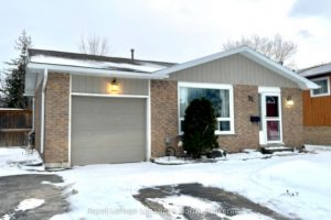 3-bedroom detached home for sale in Collingwood — 32 Courtice Crescent