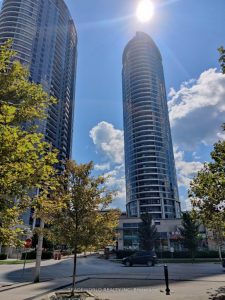 3-bedroom condo apartment for sale in Toronto — 3203 - 125 Village Green Square