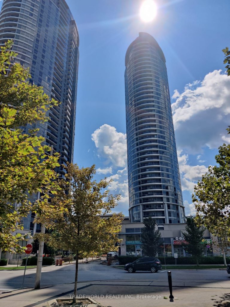 3-bedroom condo apartment for sale in Toronto — 3203 - 125 Village Green Square (Photo 1)