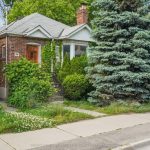 2-bedroom detached home for sale in Toronto — 326 Lawrence Avenue W (Photo 2)