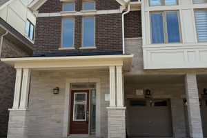 4-bedroom att/row/townhouse for sale in Oakville — 3262 Crystal Drive