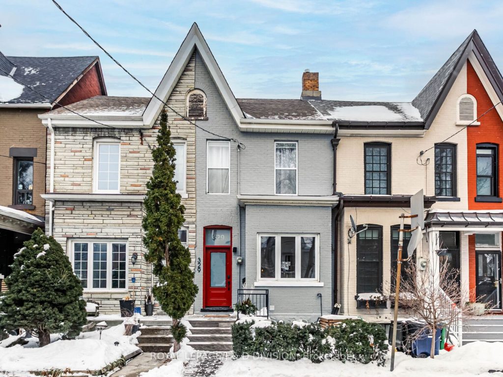 3-bedroom att/row/townhouse for sale in Toronto — 329 Indian Road Crescent (Photo 1)