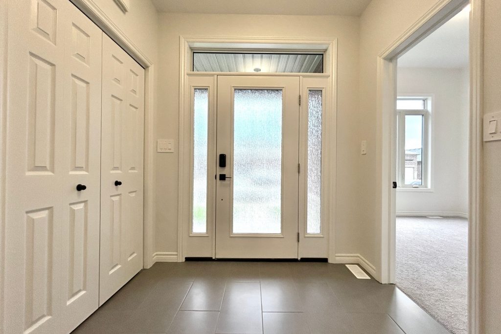 2-bedroom att/row/townhouse for sale in Belleville — 33 Athabaska Drive (Photo 1)