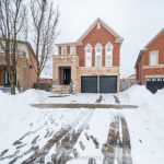 3-bedroom detached home for sale in Richmond Hill — 33 Carnoustie Crescent (Photo 1)