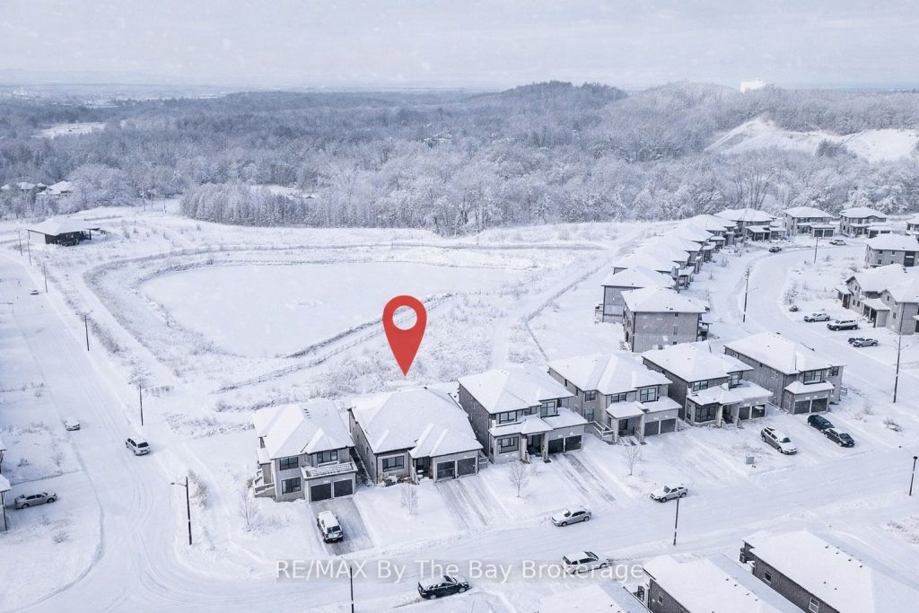 4-bedroom detached home for sale in Wasaga Beach — 33 Nicort Road (Photo 1)
