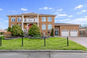 5-bedroom detached home for sale in Toronto — 33 Redberry Parkway