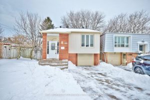 4-bedroom link home for sale in Burlington — 3312 Hannibal Road