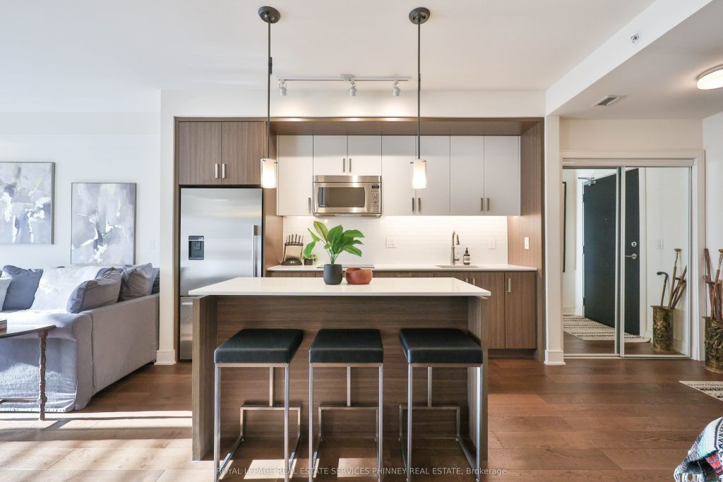 2-bedroom condo apartment for sale in Mississauga — 332 - 1575 Lakeshore Road W (Photo 1)