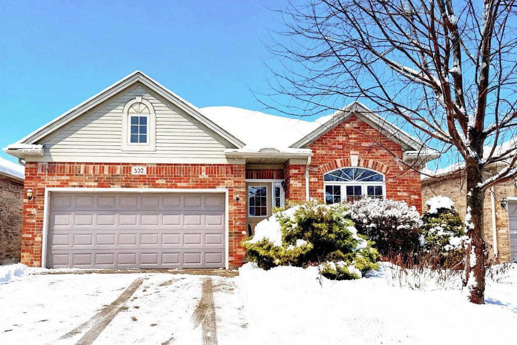2-bedroom detached condo home for rent in London North — 332 Ambleside Drive (Photo 1)