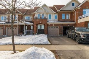 3-bedroom att/row/townhouse for rent in Burlington — 3358 Mikalda Road