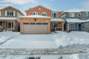 3-bedroom detached home for sale in Mississauga — 3390 Columbine Crescent