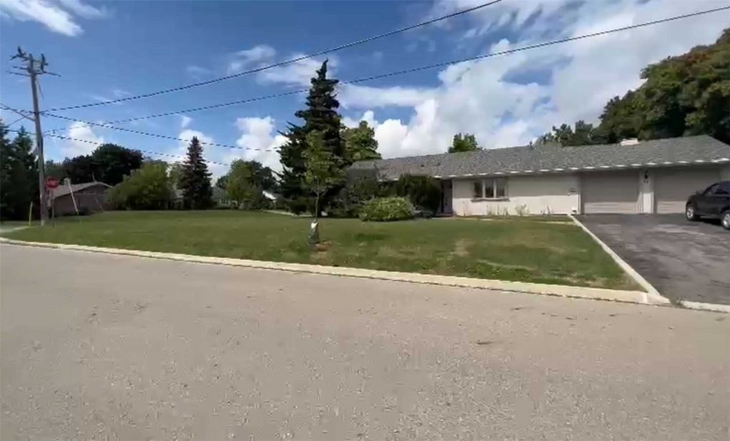 4-bedroom detached home for rent in Mississauga — 34 De Jong Drive (Photo 1)