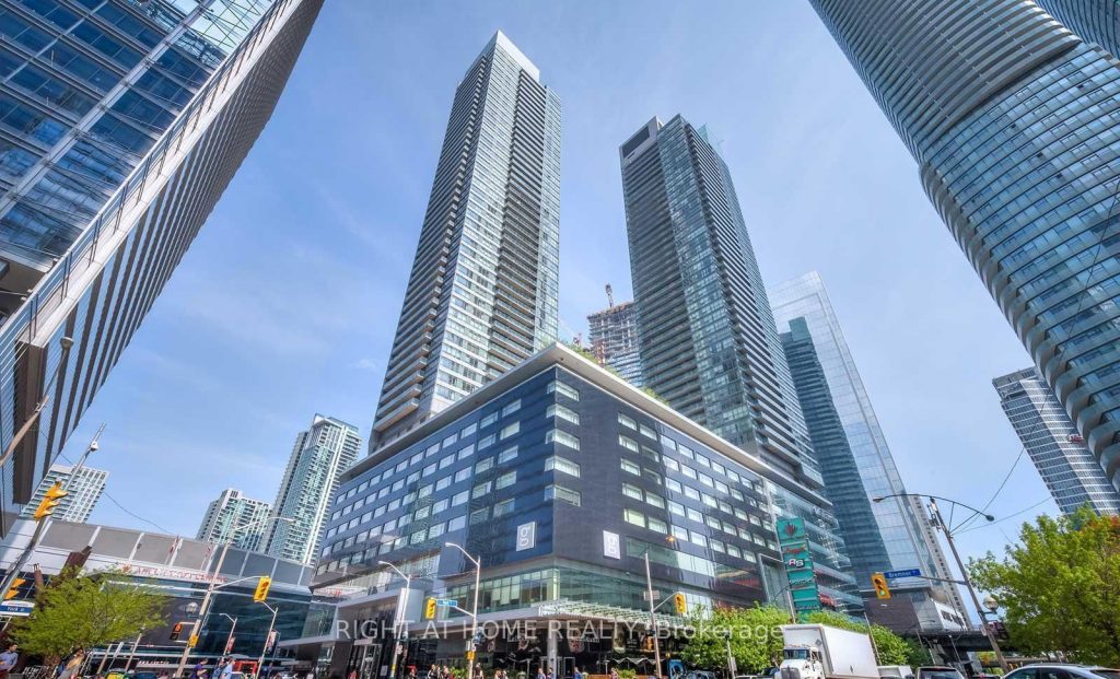 2-bedroom condo apartment for rent in Toronto — 3408 - 65 Bremner Boulevard (Photo 1)