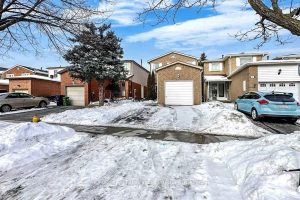 3-bedroom detached home for rent in Toronto — 34 Ponymill Drive