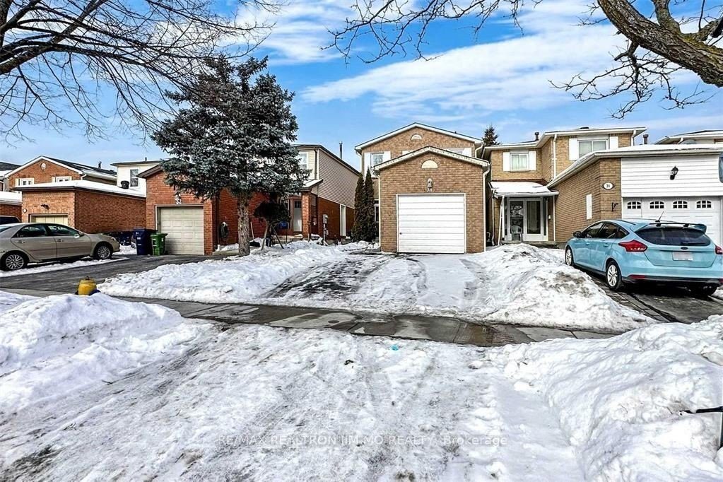 3-bedroom detached home for rent in Toronto — 34 Ponymill Drive (Photo 1)