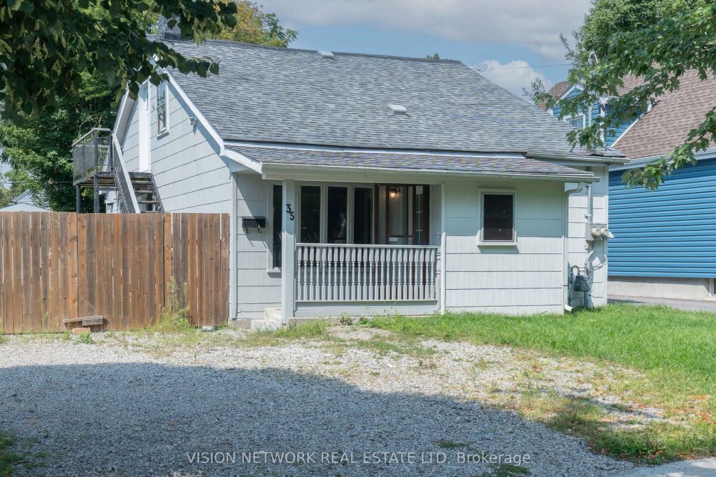 2-bedroom detached home for sale in London South — 35 Paddington Avenue (Photo 1)