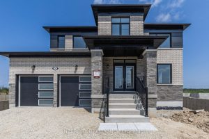 4-bedroom detached home for sale in Wasaga Beach — 36 Legacy Circle