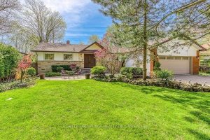 3-bedroom detached home for sale in Mississauga — 3640 Burnbrae Drive