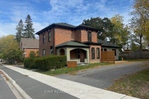 3-bedroom detached home for sale in Prince Edward County — 368 Picton Main Street