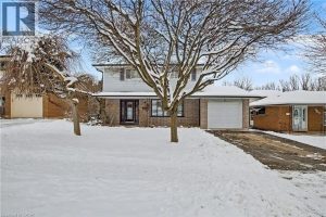 5-bedroom home for sale in Dundas — 37 Sunrise Crescent