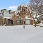 5-bedroom home for sale in Dundas — 37 Sunrise Crescent (Photo 2)