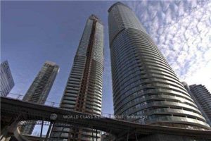 1-bedroom condo apartment for rent in Toronto — 3706 - 12 York Street