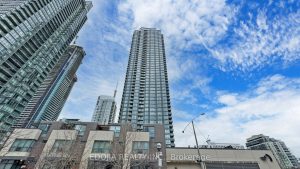 1-bedroom condo apartment for sale in Toronto — 3811 - 11 Brunel Court