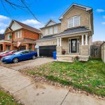 4-bedroom detached home for sale in Whitchurch-stouffville — 386 Reeves Way Boulevard N (Photo 2)