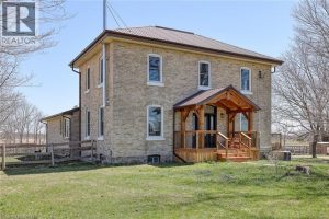 4-bedroom home for sale in Mossley — 3892 Lewis Road