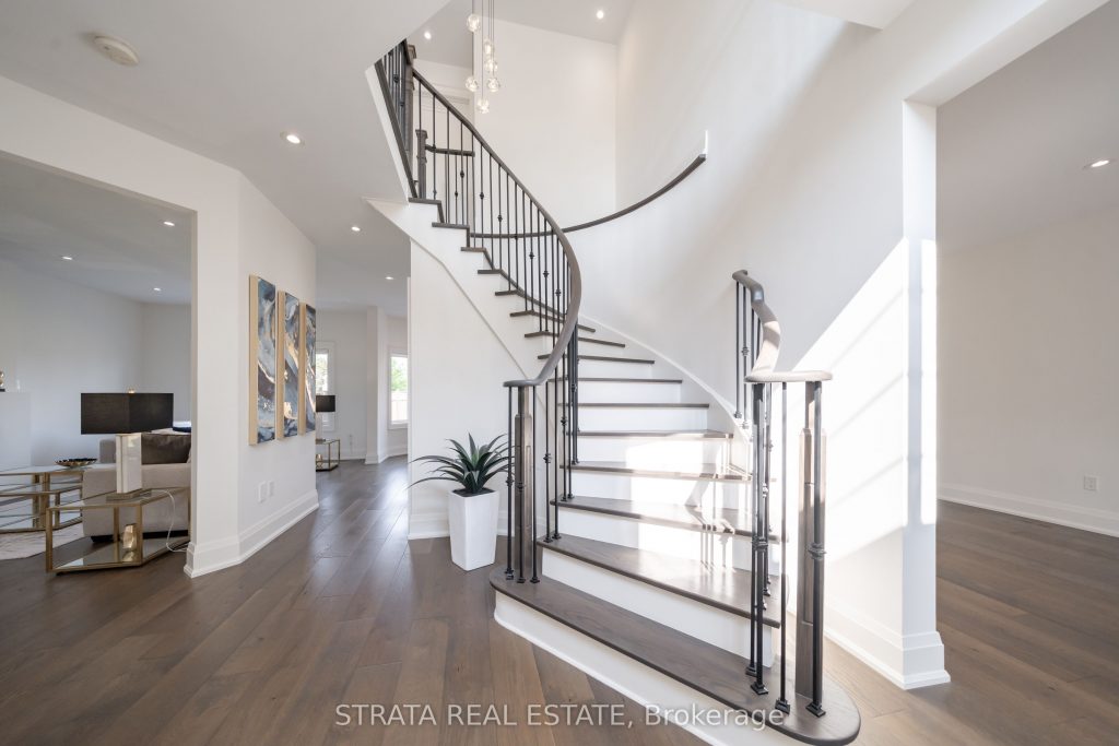 4-bedroom detached home for sale in Vaughan — 39 Dunblane Avenue (Photo 1)