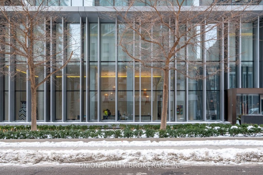 Studio condo apartment for sale in Toronto — 3907 - 42 Charles Street E (Photo 1)