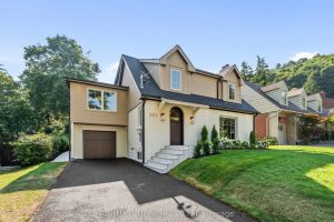 4-bedroom detached home for sale in Hamilton — 393 Hess Street S