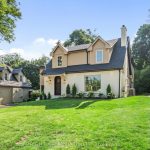 4-bedroom detached home for sale in Hamilton — 393 Hess Street S (Photo 3)