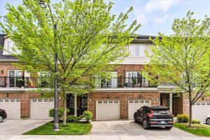 3-bedroom condo townhouse for sale in Mississauga — 4 - 1115 Haig Boulevard