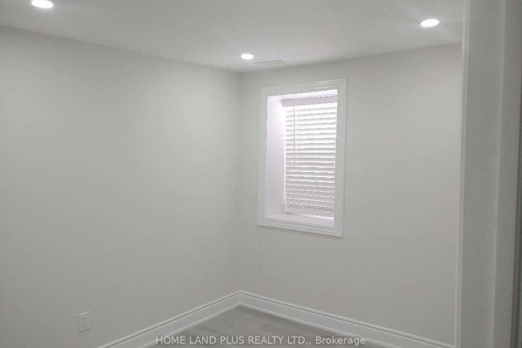1-bedroom fourplex home for rent in Barrie — 4 - 40 Penetang Street (Photo 1)