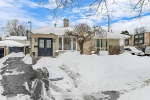 4-bedroom semi-detached home for sale in Toronto — 4 Frankton Crescent