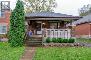 4-bedroom home for sale in London — 4 Mcdonald Avenue