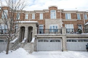3-bedroom att/row/townhouse for sale in Aurora — 40 Chapman Court