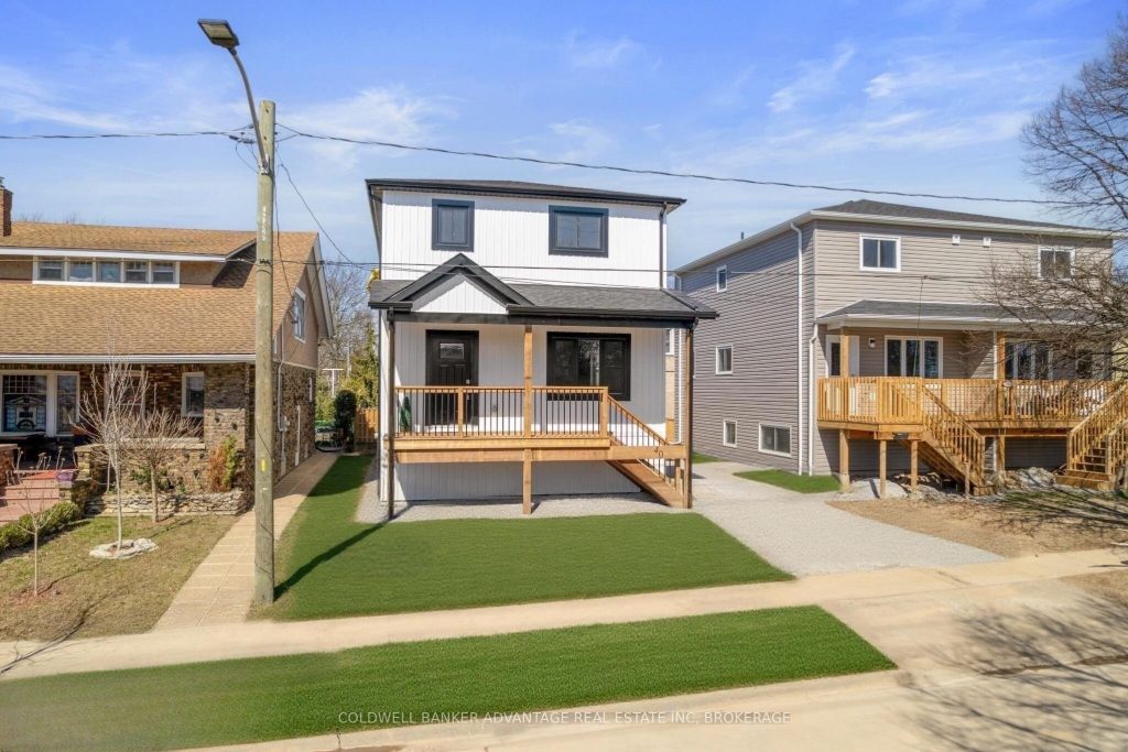 3-bedroom detached home for sale in Welland — 40 Mcmaster Avenue (Photo 1)