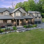 3-bedroom detached home for sale in King — 400 Lloyd's Lane (Photo 3)