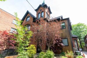 2-bedroom detached home for rent in Toronto — 402 - 133 Dunn Avenue