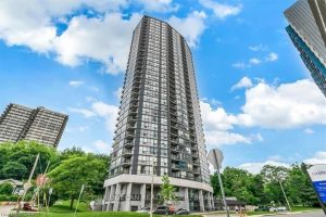 2-bedroom condo apartment for sale in Hamilton — 402 - 150 Charlton Avenue E
