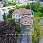 4-bedroom detached home for sale in Mississauga — 4021 Sasha Court (Photo 3)