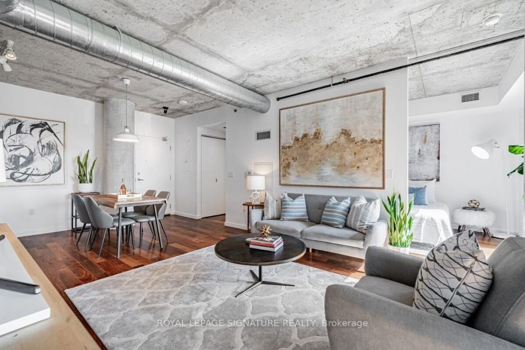 2-bedroom condo apartment for sale in Toronto — 405 - 51 Trolley Crescent (Photo 1)