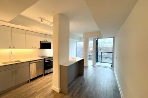 1-bedroom condo apartment for rent in Toronto — 406 - 2 Manderley Drive